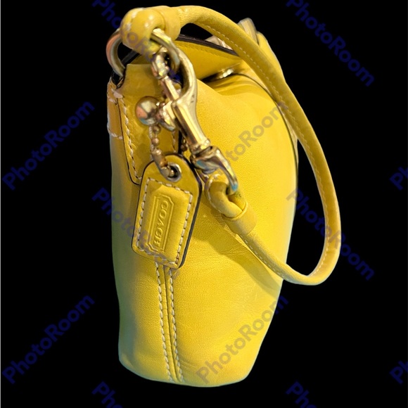 Coach Yellow Patent Leather Turnlock Wristlet - Coin Wallet - Picture 5 of 10